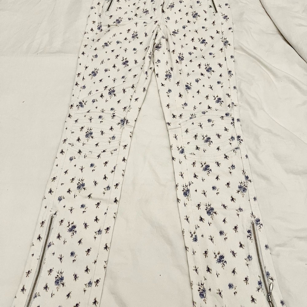 Floral Print Pants with Zipper Details